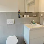 2 - Geisweid Work And Neu Modernisiert 3 Schlafzimmer Badezimmer Wohnzimmer Balkon