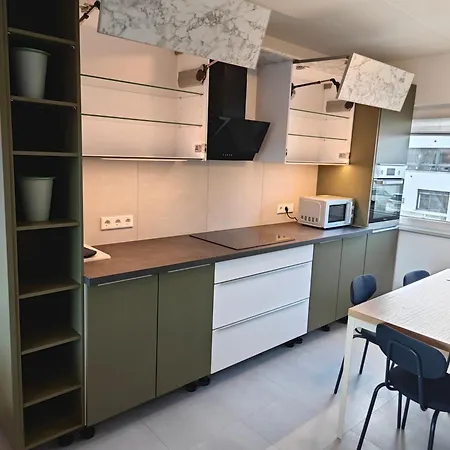Apartment 2 - Geisweid Work&stay Neu Modernisiert 3 Schlafzimmer Badezimmer Wohnzimmer Balkon Siegen
