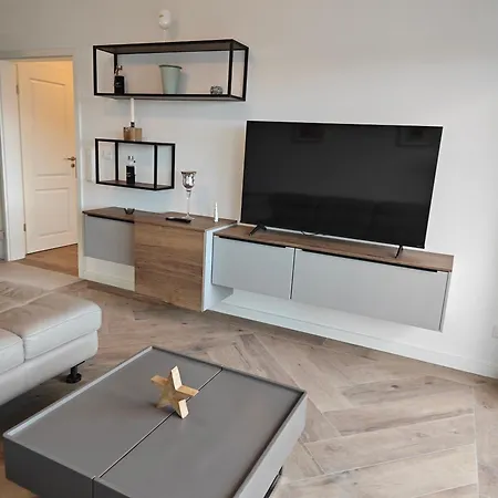 2 - Geisweid Work And Neu Modernisiert 3 Schlafzimmer Badezimmer Wohnzimmer Balkon Apartmán *