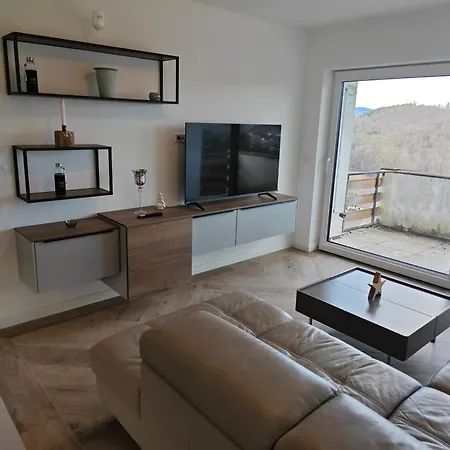 Apartment 2 - Geisweid Work&stay Neu Modernisiert 3 Schlafzimmer Badezimmer Wohnzimmer Balkon *
