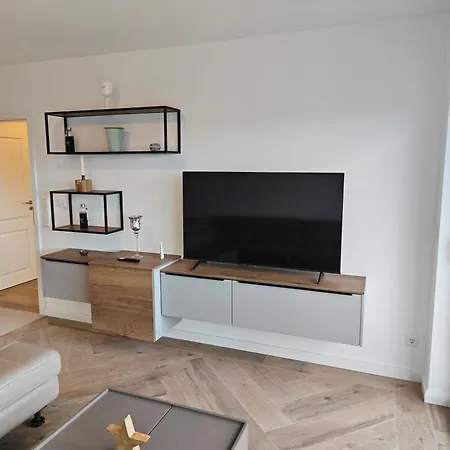 2 - Geisweid Work And Neu Modernisiert 3 Schlafzimmer Badezimmer Wohnzimmer Balkon Apartmán *