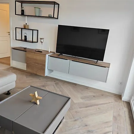 Apartment 2 - Geisweid Work&stay Neu Modernisiert 3 Schlafzimmer Badezimmer Wohnzimmer Balkon *