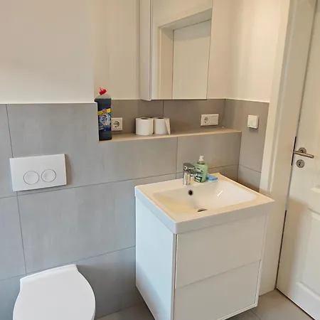 2 - Geisweid Work And Neu Modernisiert 3 Schlafzimmer Badezimmer Wohnzimmer Balkon Siegen
