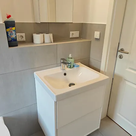 2 - Geisweid Work And Neu Modernisiert 3 Schlafzimmer Badezimmer Wohnzimmer Balkon Siegen