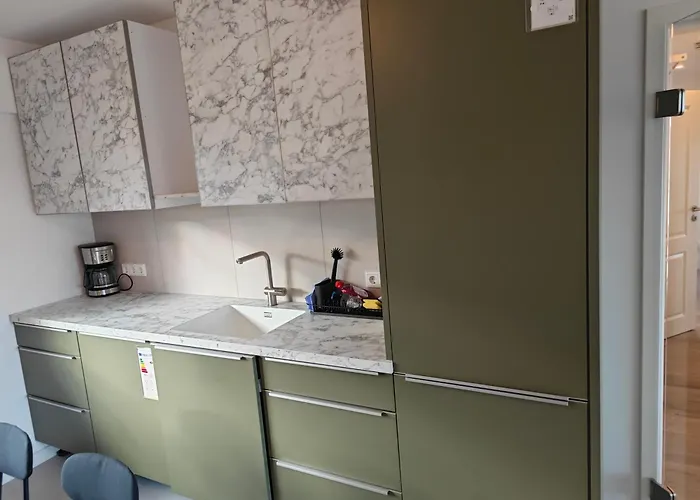 2 - Geisweid Work And Neu Modernisiert 3 Schlafzimmer Badezimmer Wohnzimmer Balkon