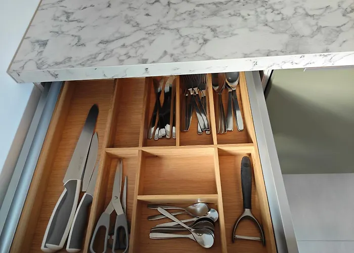 Lägenhet 2 - Geisweid Work And Neu Modernisiert 3 Schlafzimmer Badezimmer Wohnzimmer Balkon