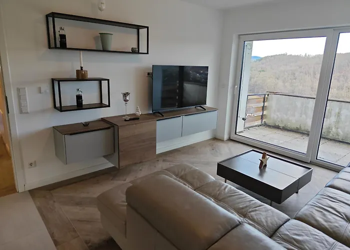 Lägenhet 2 - Geisweid Work And Neu Modernisiert 3 Schlafzimmer Badezimmer Wohnzimmer Balkon *