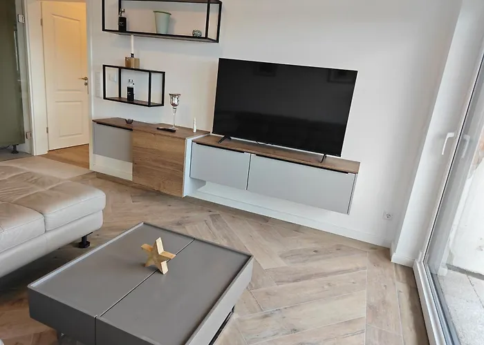 Lägenhet 2 - Geisweid Work And Neu Modernisiert 3 Schlafzimmer Badezimmer Wohnzimmer Balkon *