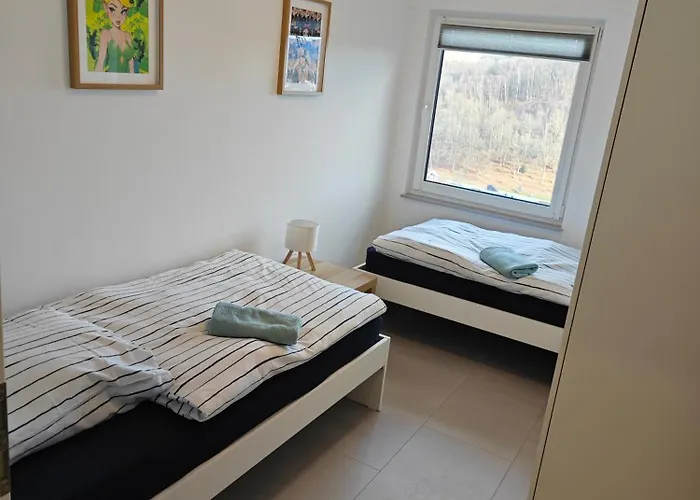 2 - Geisweid Work And Neu Modernisiert 3 Schlafzimmer Badezimmer Wohnzimmer Balkon