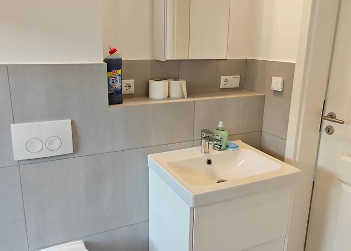 2 - Geisweid Work And Neu Modernisiert 3 Schlafzimmer Badezimmer Wohnzimmer Balkon Siegen