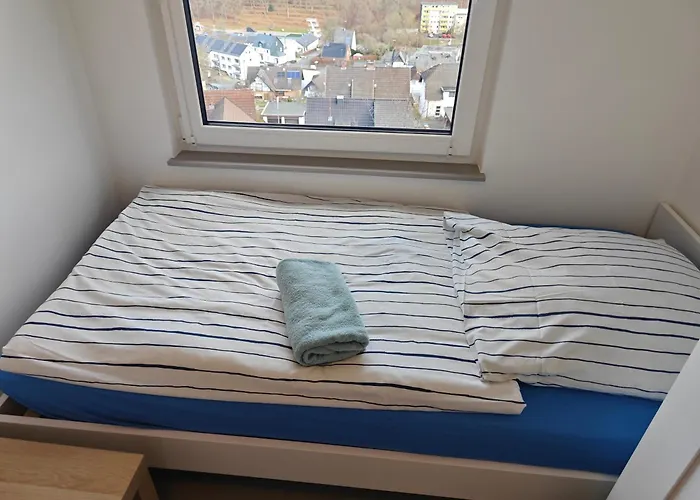 2 - Geisweid Work And Neu Modernisiert 3 Schlafzimmer Badezimmer Wohnzimmer Balkon * Siegen