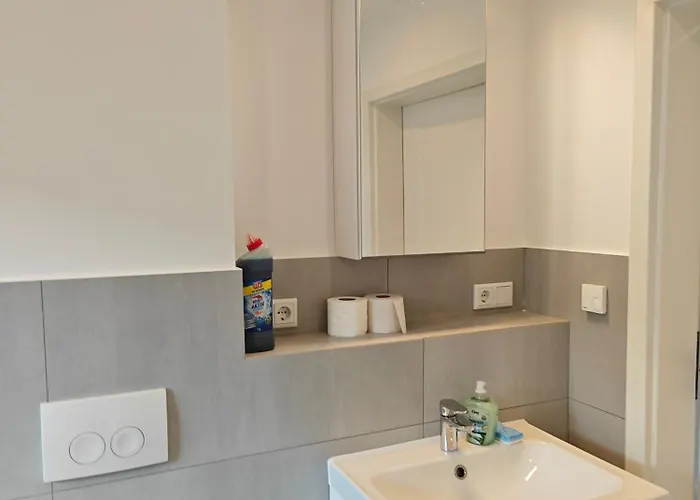 2 - Geisweid Work And Neu Modernisiert 3 Schlafzimmer Badezimmer Wohnzimmer Balkon Lägenhet Siegen