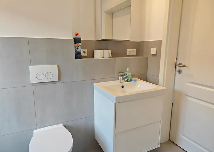 Lägenhet 2 - Geisweid Work And Neu Modernisiert 3 Schlafzimmer Badezimmer Wohnzimmer Balkon Siegen