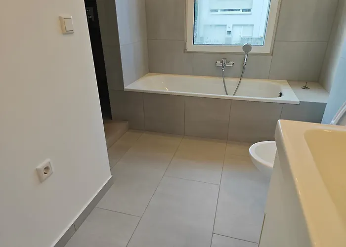 2 - Geisweid Work And Neu Modernisiert 3 Schlafzimmer Badezimmer Wohnzimmer Balkon Siegen