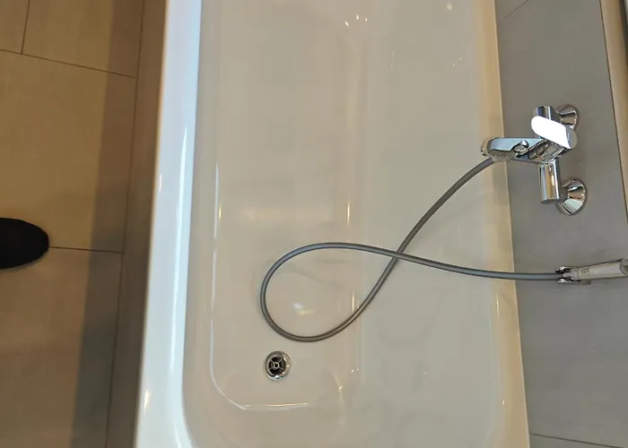 Lägenhet 2 - Geisweid Work And Neu Modernisiert 3 Schlafzimmer Badezimmer Wohnzimmer Balkon Siegen