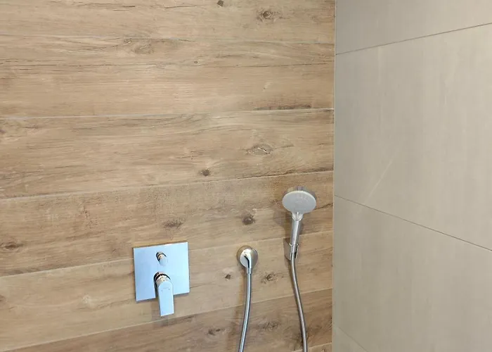 Lägenhet 2 - Geisweid Work And Neu Modernisiert 3 Schlafzimmer Badezimmer Wohnzimmer Balkon Siegen