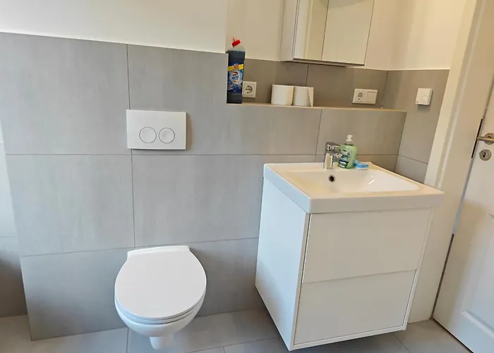 2 - Geisweid Work And Neu Modernisiert 3 Schlafzimmer Badezimmer Wohnzimmer Balkon Lägenhet *