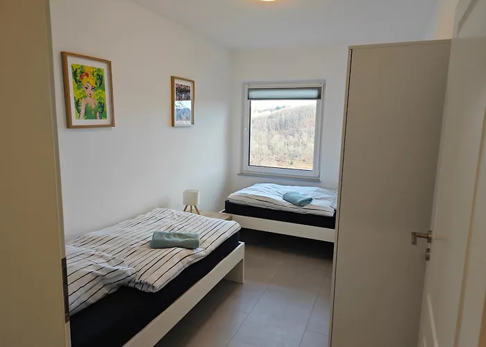 2 - Geisweid Work And Neu Modernisiert 3 Schlafzimmer Badezimmer Wohnzimmer Balkon