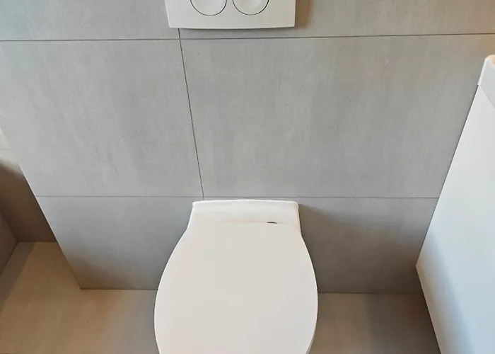 2 - Geisweid Work And Neu Modernisiert 3 Schlafzimmer Badezimmer Wohnzimmer Balkon Siegen