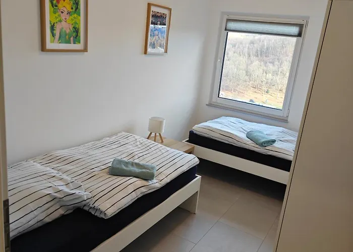 2 - Geisweid Work And Neu Modernisiert 3 Schlafzimmer Badezimmer Wohnzimmer Balkon * Siegen