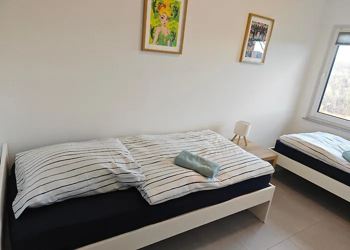 2 - Geisweid Work And Neu Modernisiert 3 Schlafzimmer Badezimmer Wohnzimmer Balkon Siegen