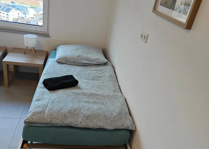 2 - Geisweid Work And Neu Modernisiert 3 Schlafzimmer Badezimmer Wohnzimmer Balkon Lägenhet *