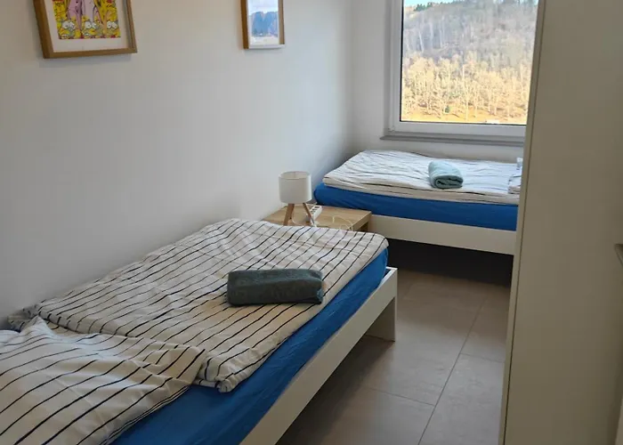 Lägenhet 2 - Geisweid Work And Neu Modernisiert 3 Schlafzimmer Badezimmer Wohnzimmer Balkon