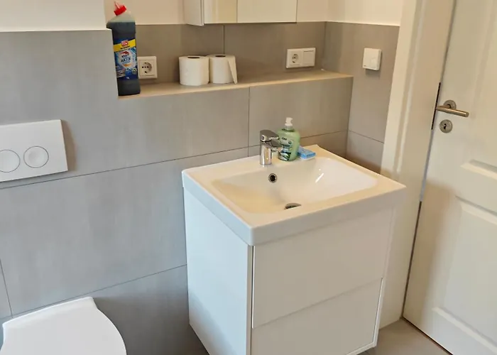 2 - Geisweid Work And Neu Modernisiert 3 Schlafzimmer Badezimmer Wohnzimmer Balkon *