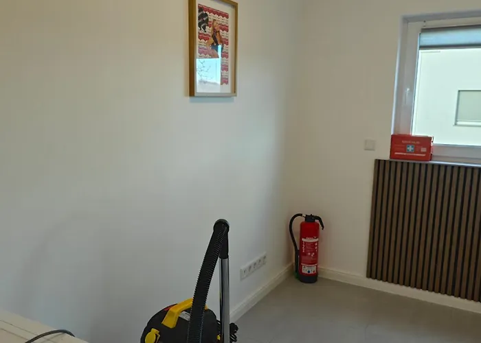 2 - Geisweid Work And Neu Modernisiert 3 Schlafzimmer Badezimmer Wohnzimmer Balkon * Siegen