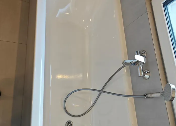 2 - Geisweid Work And Neu Modernisiert 3 Schlafzimmer Badezimmer Wohnzimmer Balkon Lägenhet *