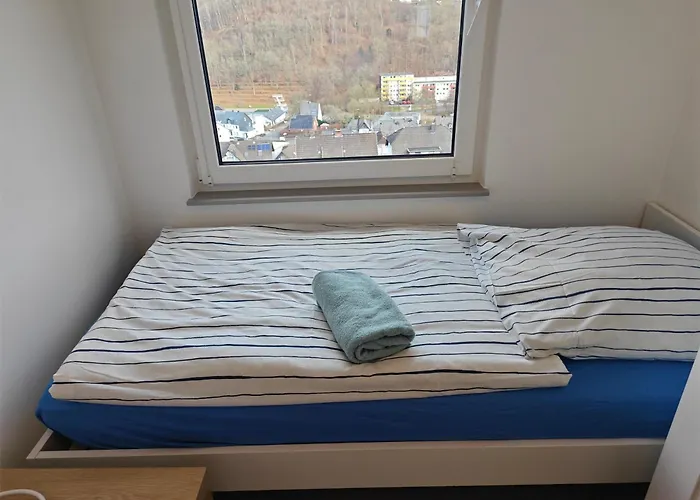 2 - Geisweid Work And Neu Modernisiert 3 Schlafzimmer Badezimmer Wohnzimmer Balkon