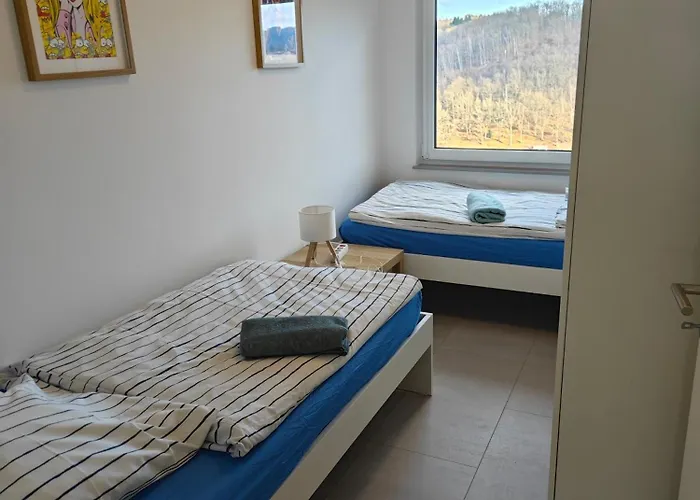 2 - Geisweid Work And Neu Modernisiert 3 Schlafzimmer Badezimmer Wohnzimmer Balkon * Siegen