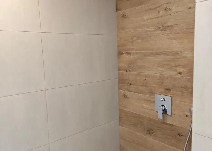 2 - Geisweid Work And Neu Modernisiert 3 Schlafzimmer Badezimmer Wohnzimmer Balkon Lägenhet Siegen