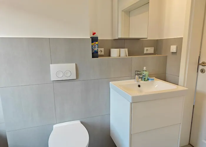 2 - Geisweid Work And Neu Modernisiert 3 Schlafzimmer Badezimmer Wohnzimmer Balkon