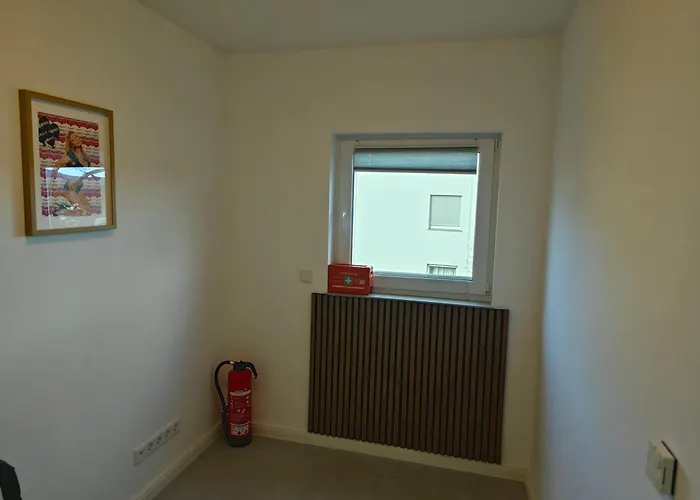 2 - Geisweid Work And Neu Modernisiert 3 Schlafzimmer Badezimmer Wohnzimmer Balkon