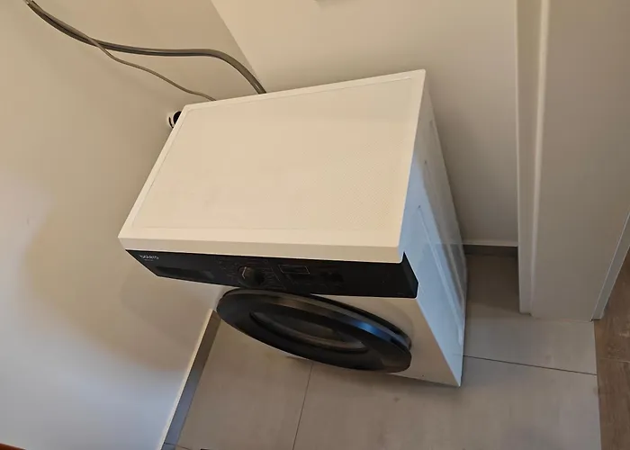 Lägenhet 2 - Geisweid Work And Neu Modernisiert 3 Schlafzimmer Badezimmer Wohnzimmer Balkon