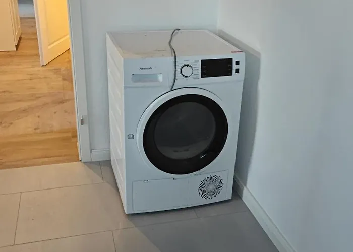 Lägenhet 2 - Geisweid Work And Neu Modernisiert 3 Schlafzimmer Badezimmer Wohnzimmer Balkon